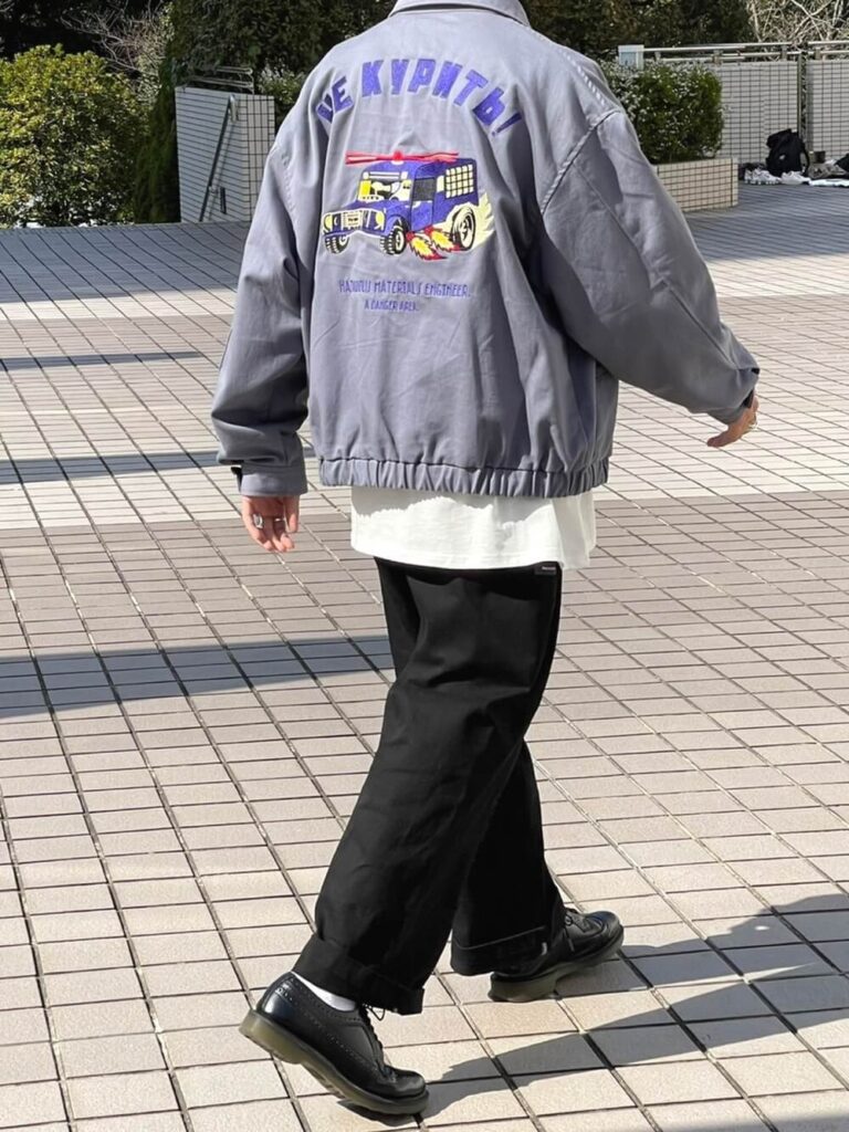 ベトジャン×白のロンT×ワイドスラックス×ドレスシューズ