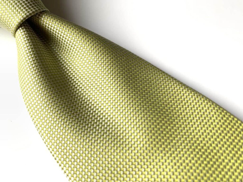 グリーンのネクタイ 