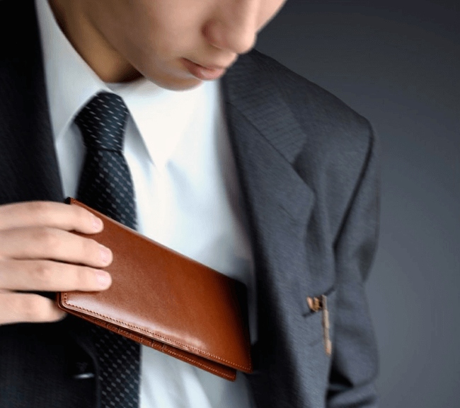 長財布のメリット：大人感を表現できる