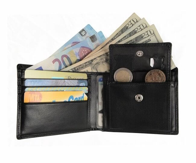 二つ折り財布のデメリット：お札が曲がってしまう