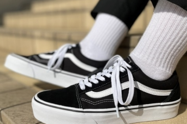 VANSのスニーカーでメンズの春夏のコーデ！人気のVANSのスニーカーを紹介！